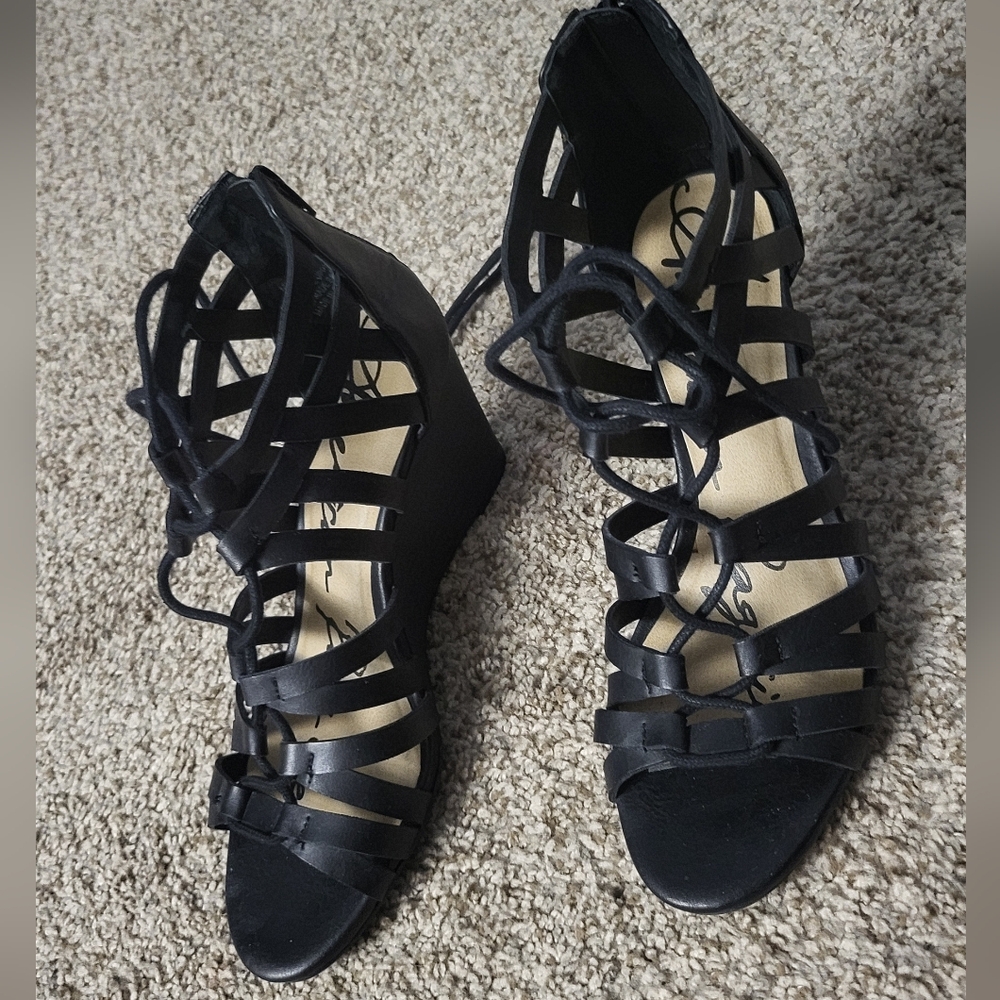 Elegant Black Strappy Wedge Sandals